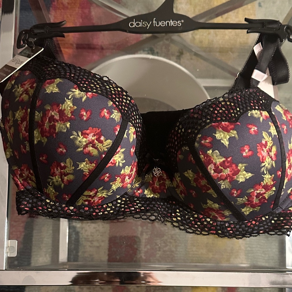 Daisy Fuentes Floral Lace Bra - Black and Red